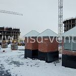 Колпаки на вентиляционные шахты жилого дома по адресу Коломяжский пр.